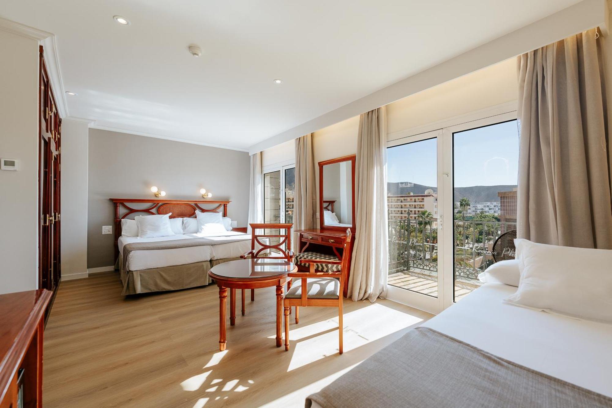 Hotel Reveron Plaza Los Cristianos  Exterior photo
