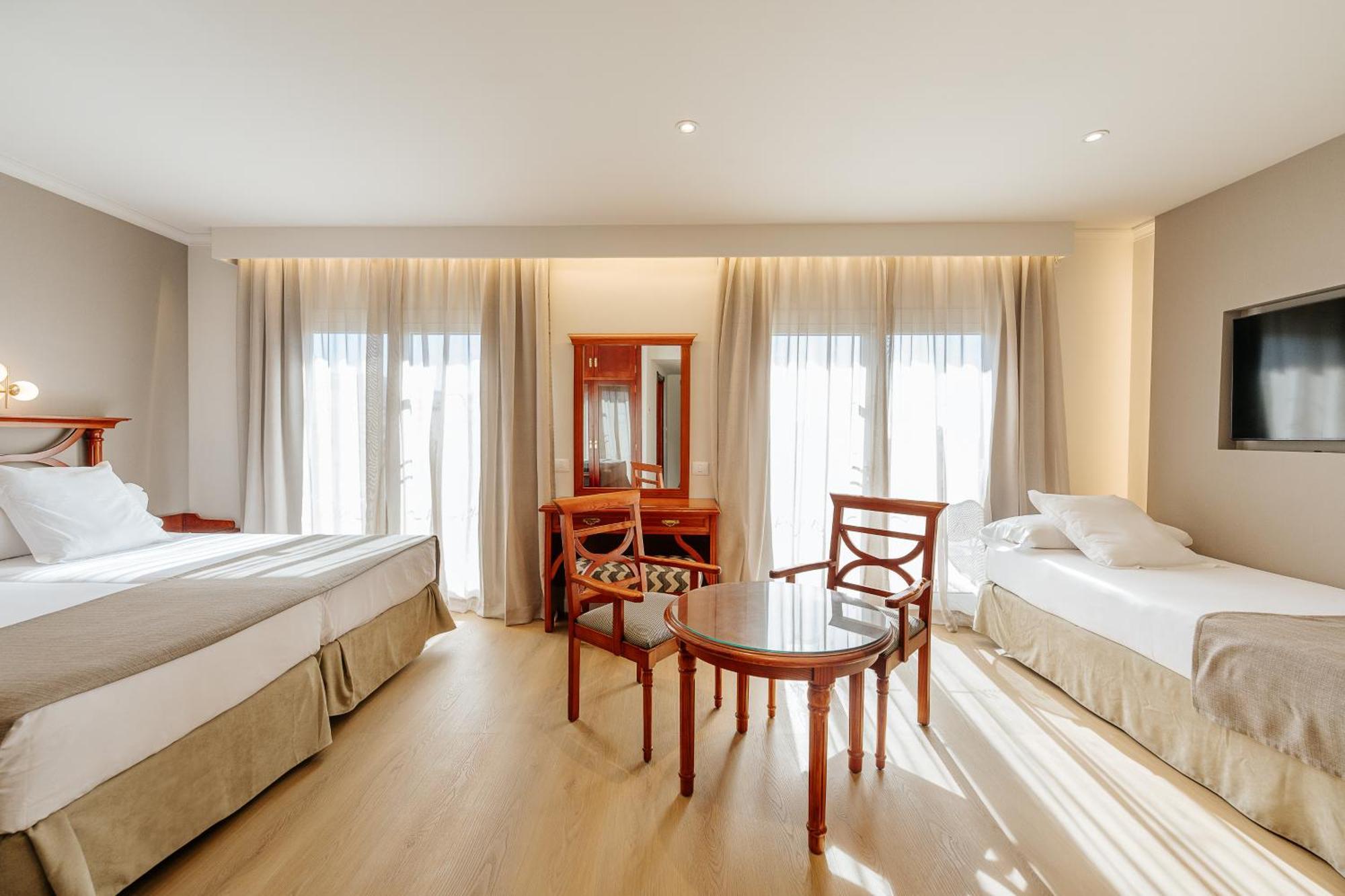 Hotel Reveron Plaza Los Cristianos  Exterior photo
