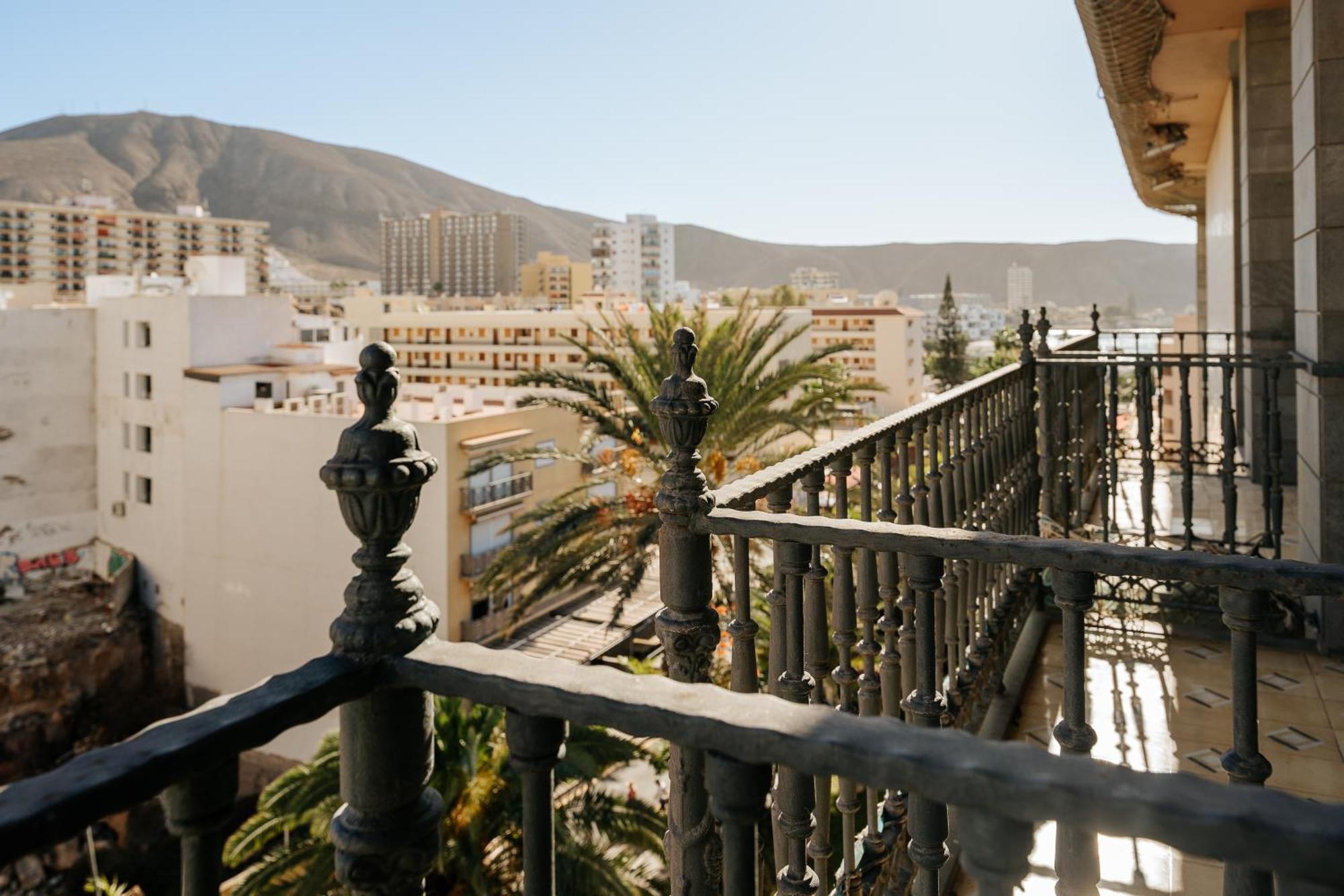 Hotel Reveron Plaza Los Cristianos  Exterior photo