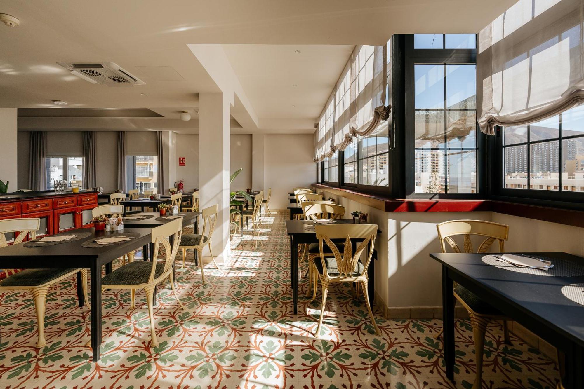 Hotel Reveron Plaza Los Cristianos  Exterior photo