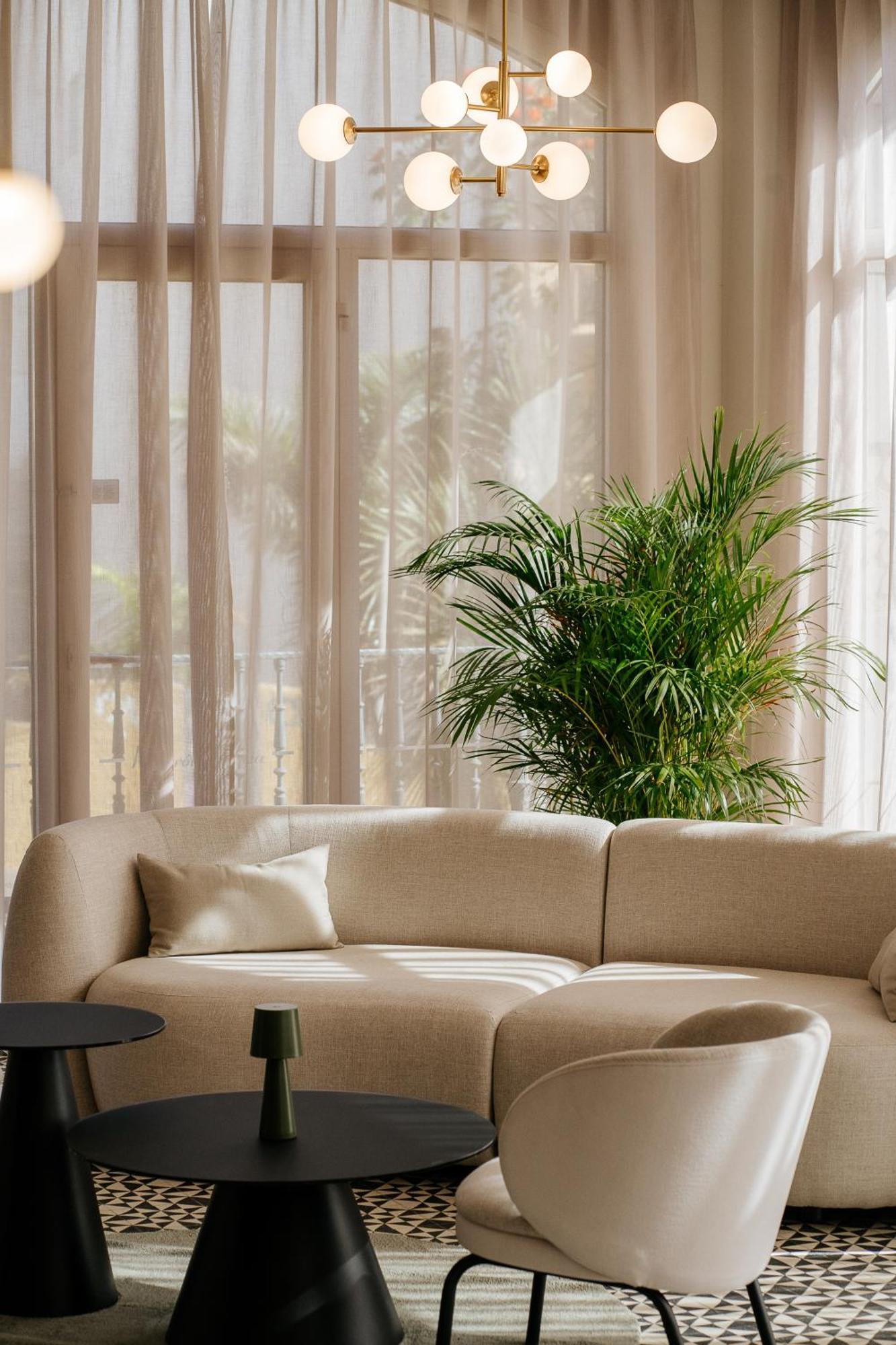 Hotel Reveron Plaza Los Cristianos  Exterior photo